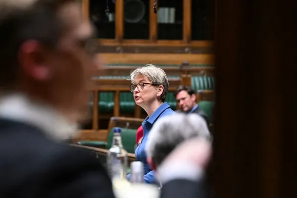 وزیر خارجه بریتانیا: عبور و مرور کشتیها از تنگه هرمز باید بدون دریافت عوارض باشد