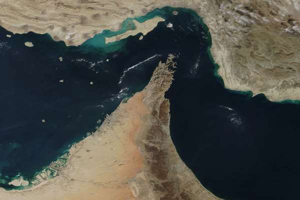 ردیاب کشتیها تردد در تنگه هرمز را نشان میدهد