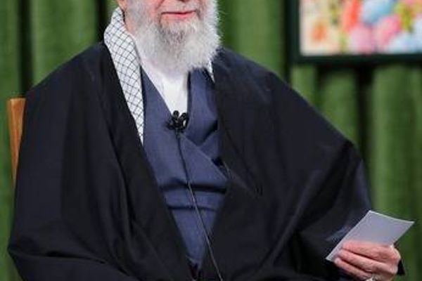 خامنئي يدعو الإيرانيين إلى "التضرّع والدعاء" من أجل المطر ويحذّر من الإسراف