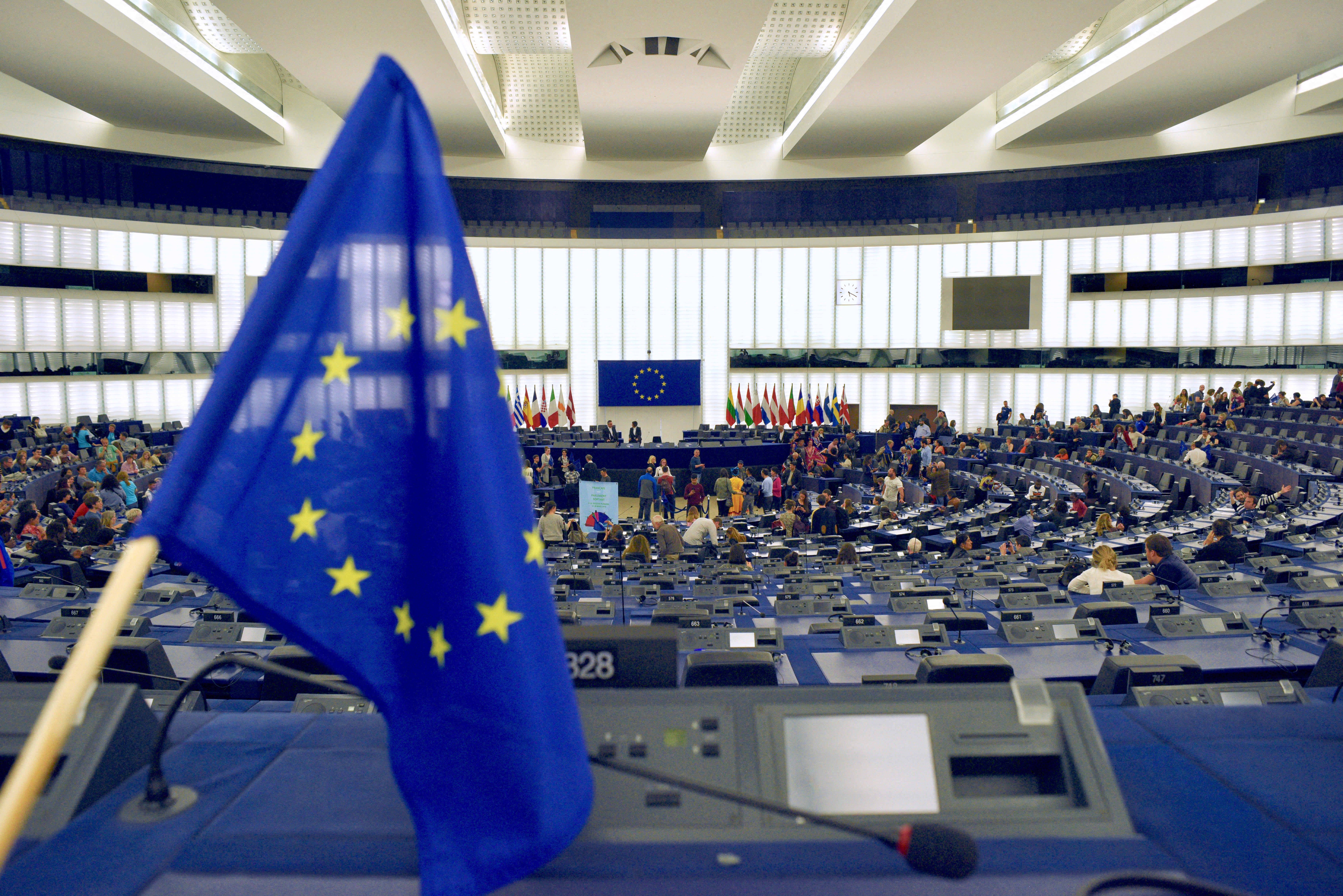 شخصيات بارزة تدعم احتجاج الإيرانيين ضد طهران أمام البرلمان الأوروبي