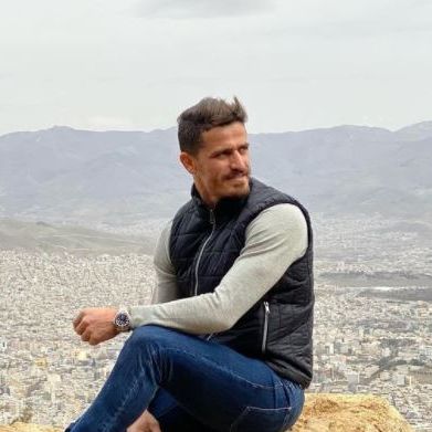 وریا غفوری، بازیکن سابق تیم ملی فوتبال در اینستاگرام نوشت: کشتن مردم کرد را متوقف کنید