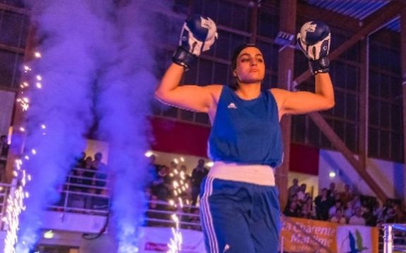 ادعای خبرگزاری سپاه: بوکس زنان در ایران رسمی میشود، البته با حجاب اجباری!