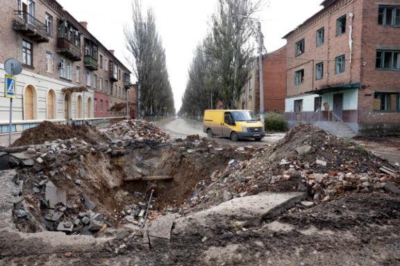 A missile crater in the Ukrainian city of Bakhmut, November 1, 2022