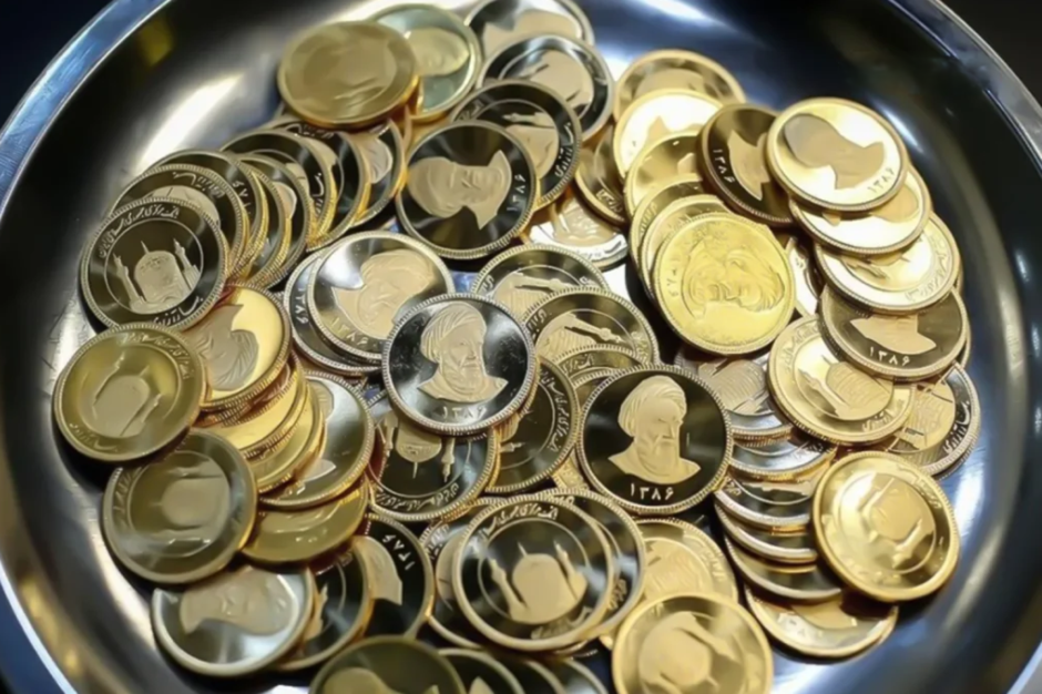 Gold, hoarding, fear: War fears deepen Iran’s economic anxiety