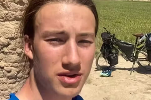 تایید بازداشت دوچرخهسوار فرانسوی-آلمانی و هشدار فرانسه و آلمان درباره سفر به ایران