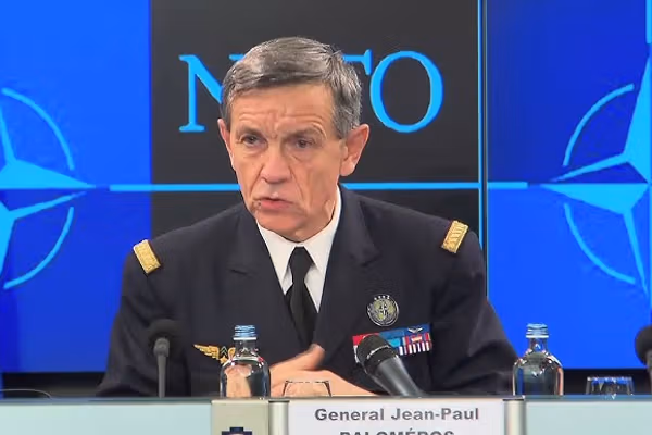 ژنرال پیشین ناتو: آرایش نظامی در هرمز، نمایش قدرت برای تثبیت حضور است