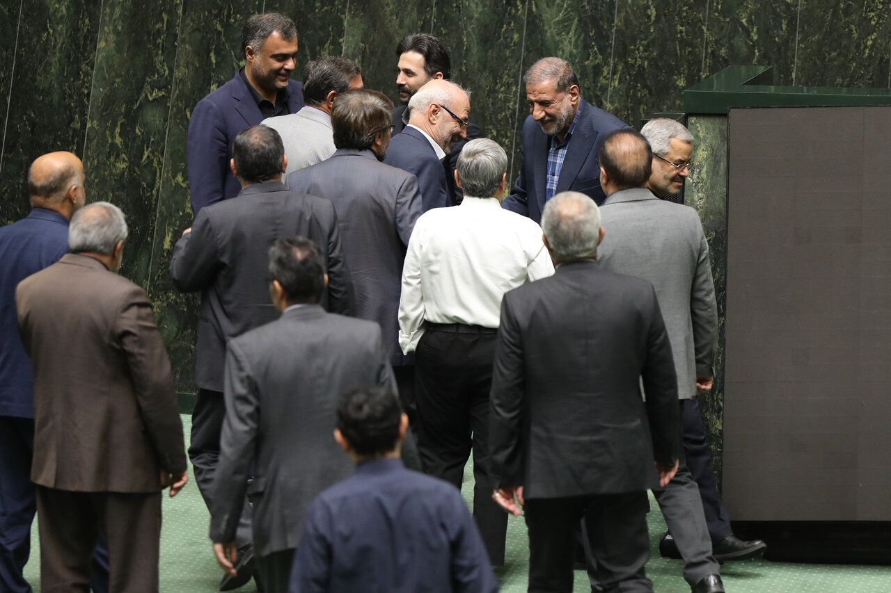 نماینده پیشین مجلس: در مجلس بده‌بستان زیادی وجود دارد