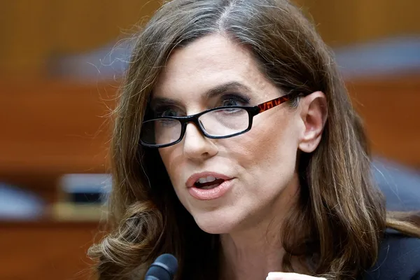 قانونگذار آمریکایی به معترضان در ایران: آزادی پیروز خواهد شد