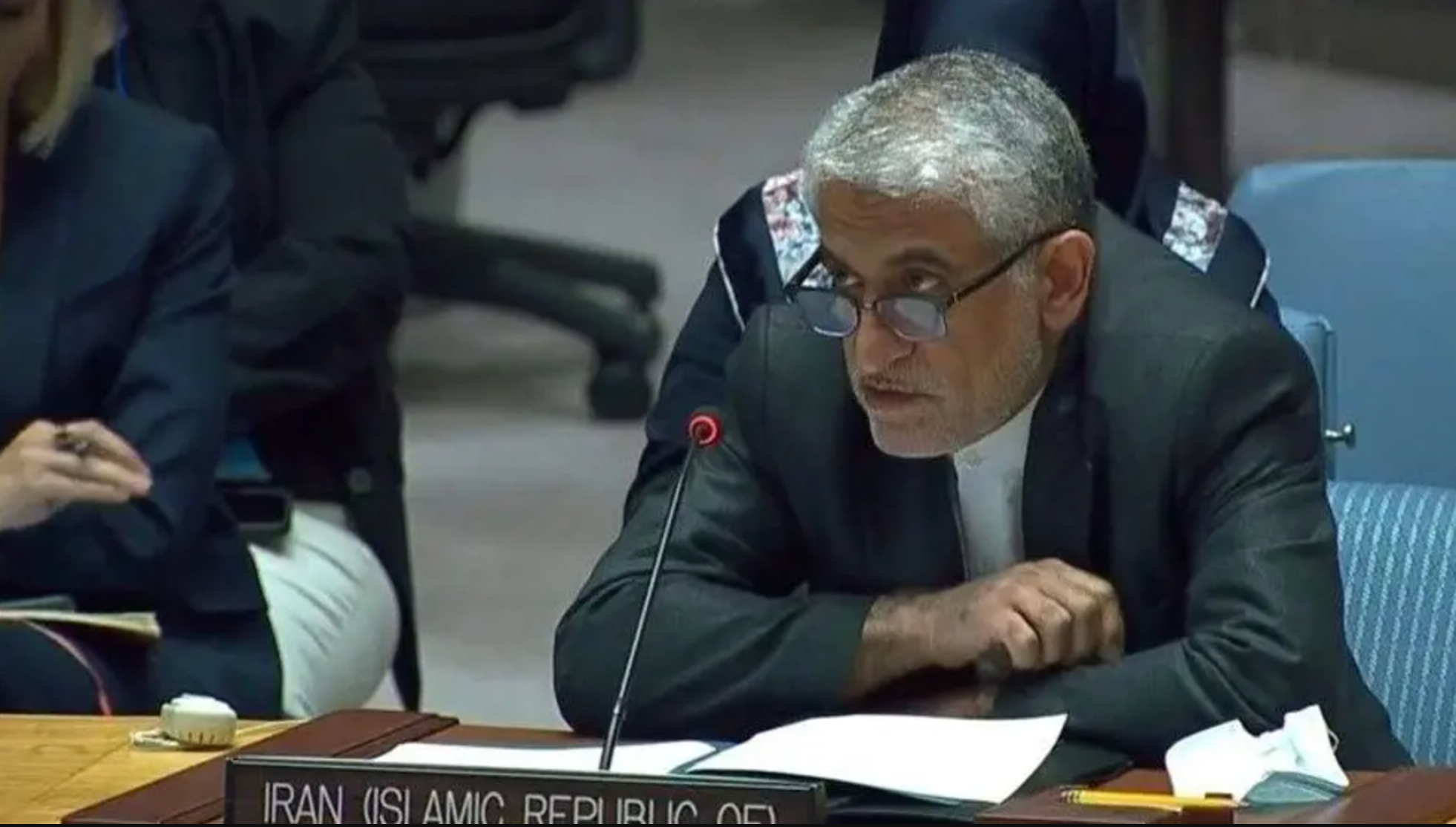 مندوب إيران في الأمم المتحدة يطالب بحل سياسي وهدنة شاملة في اليمن 