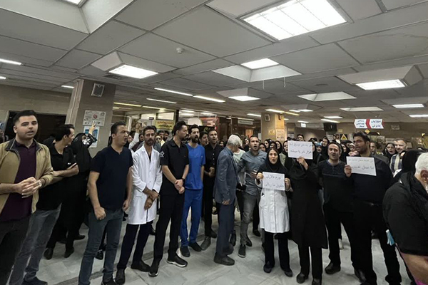 تصاعد احتجاجات الممرضين في عدة مدن إيرانية.. وتقارير عن قرب إغلاق "مستشفيات يزد"