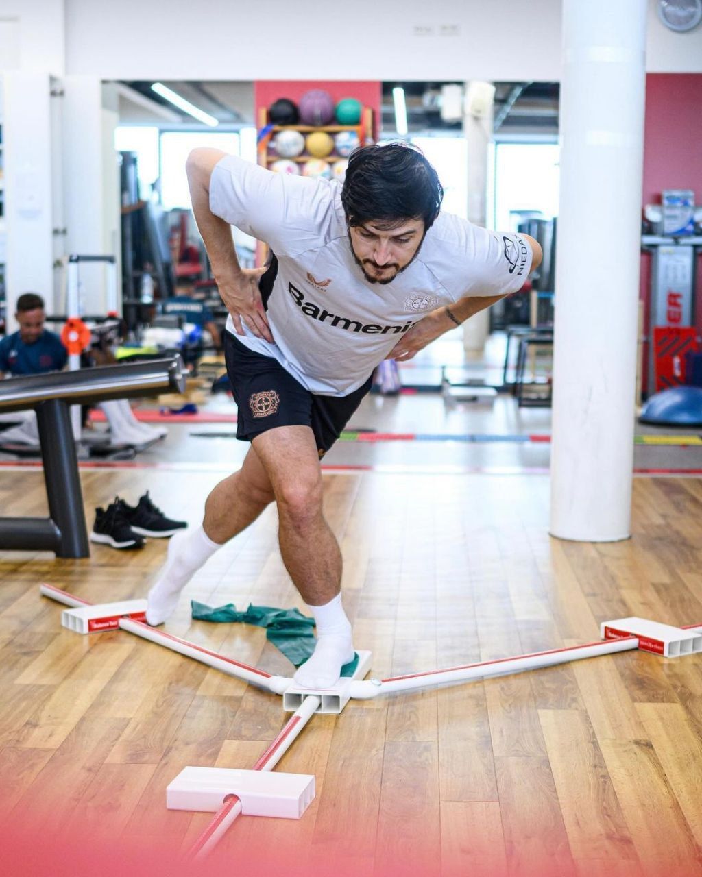 عصبانیت مدیر ورزشی لورکوزن از غیبت سردار آزمون در شروع تمرینات