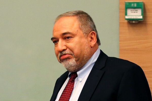 وزير دفاع إسرائيل الأسبق: أنشطة إيران الأخيرة تثير قلقًا كبيرًا من احتمال اندلاع حرب جديدة