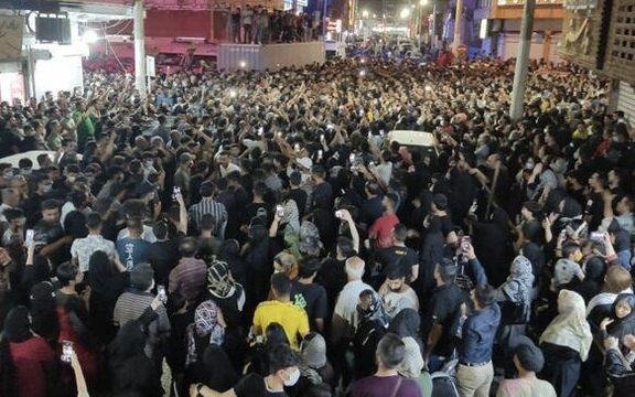 افزایش جانباختگان ریزش متروپل به ۲۹ نفر؛ "فارس" شلیک گاز اشکآور به معترضان را تأیید کرد