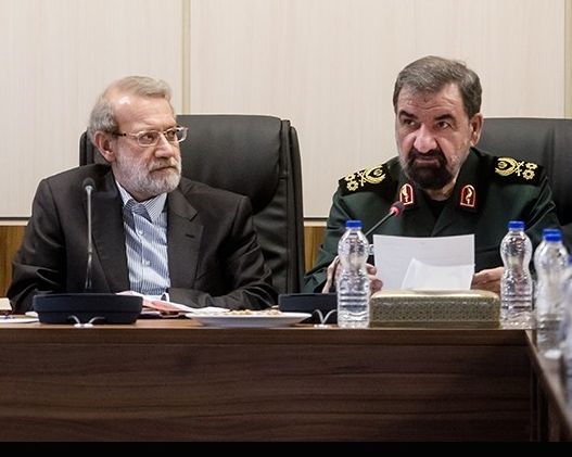 تاخیر بررسی صلاحیتها به دلیل اقامت دختر لاریجانی در آمریکا و سلامتی رضایی