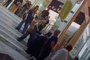 دو دختر نوجوان در فسا در پی درگیری با یک زن «آمر به معروف» بازداشت شدند