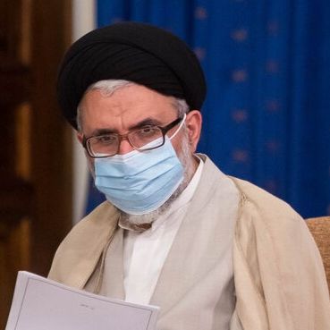 تشدید سرکوب زنان در ایران؛ وزیر اطلاعات مخالفت با حجاب اجباری را «برنامه دشمن» خواند