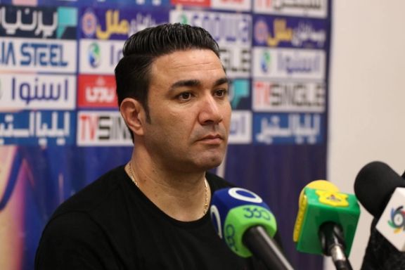 نشست خبری پرحاشیه سرمربی آبیها؛ کنایههای تمامنشدنی نکونام به مدیریت استقلال