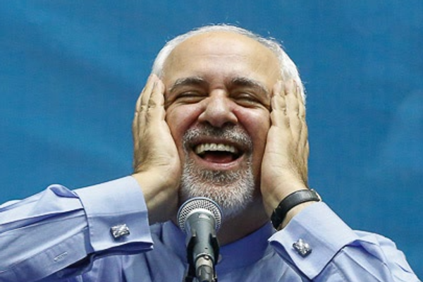 برلماني إيراني: جواد ظريف يحتاج للعرض على طبيب نفسي