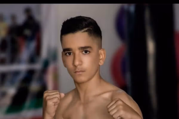 محمدحسین پرنون، بوکسور ۱۵ ساله اهل خرمآباد، بهدست جمهوری اسلامی کشته شد