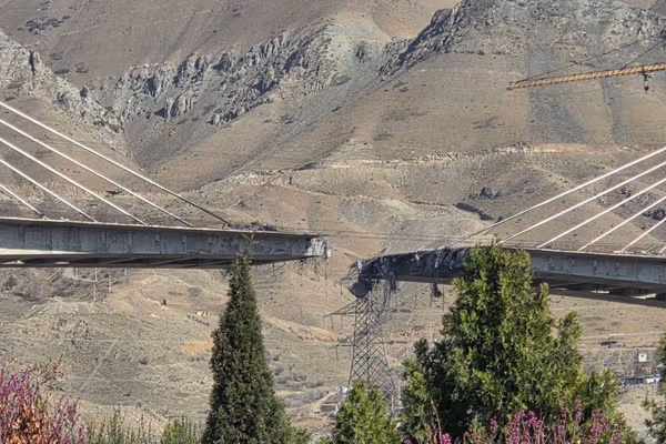 Iranians voice anxiety, mixed views as fears of infrastructure attacks rise