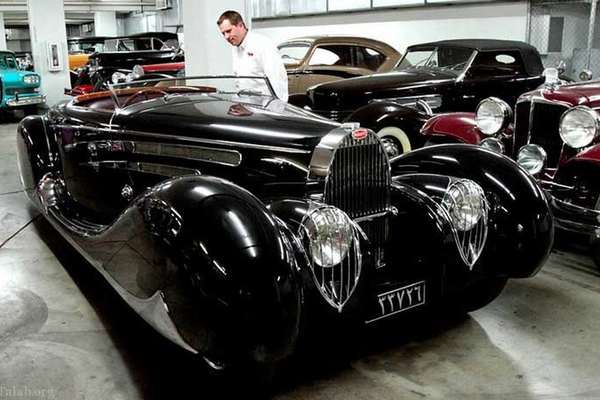 IRGC-Linked Website Denies Selling Shah's Bugatti To Fix Budget