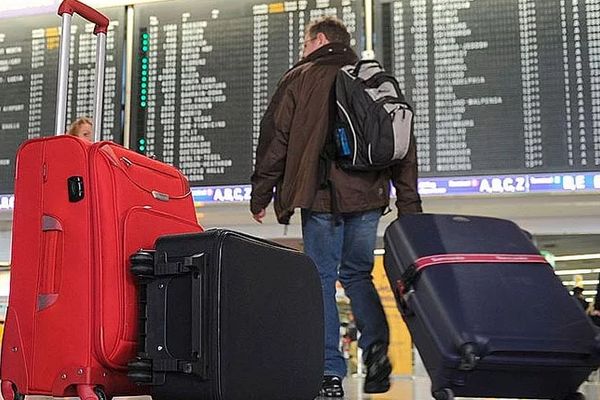 "خاص" لـ "إيران إنترناشيونال":التأشيرة الأميركية تهدد مستقبل الطلاب الإيرانيين المتفوقين