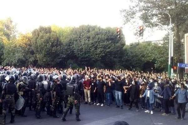 Switzerland Calls On Iran To Exercise Restraint Over Protests