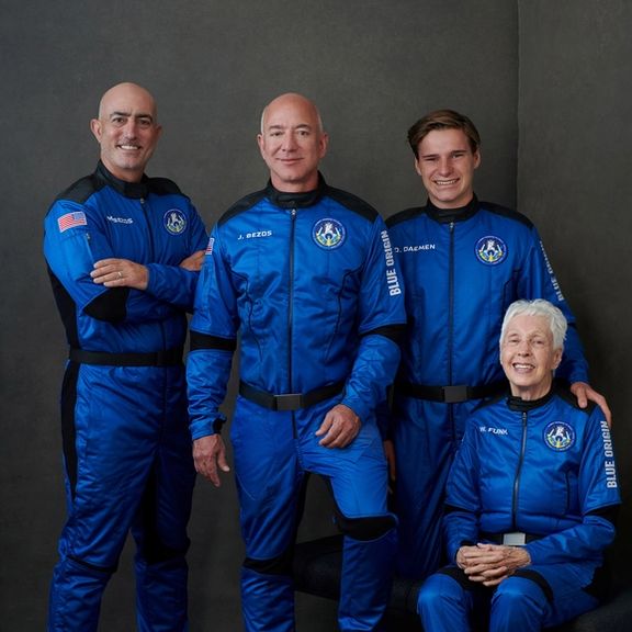 جف بزوس، موسس آمازون، به فضا سفر کرد