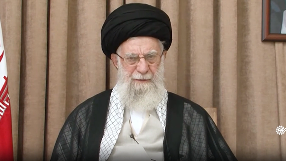 ذبح جمل من أجل نجاة المرشد علي خامنئي