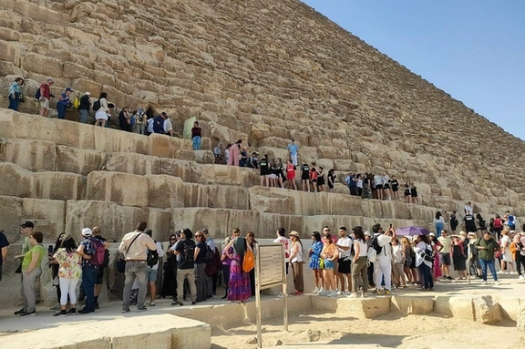 مسؤول إيراني: سيكون السفر لجميع أنحاء مصر ممكنا للإيرانيين اعتبارًا من 23 سبتمبر