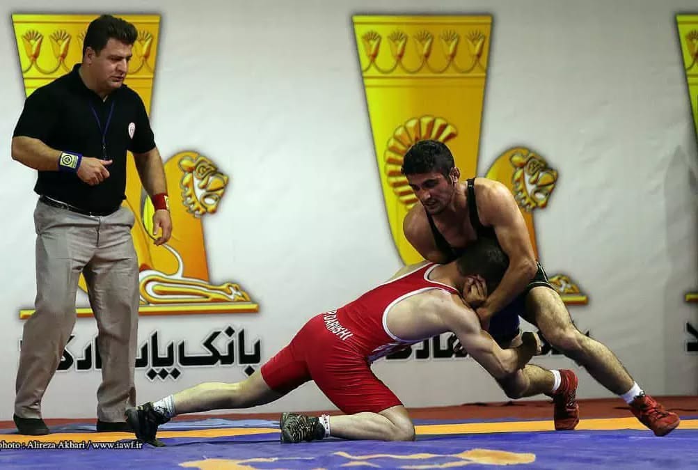 حمله به داور بین‌المللی کشتی ایران و پسرش با چاقو و قمه در نهاوند