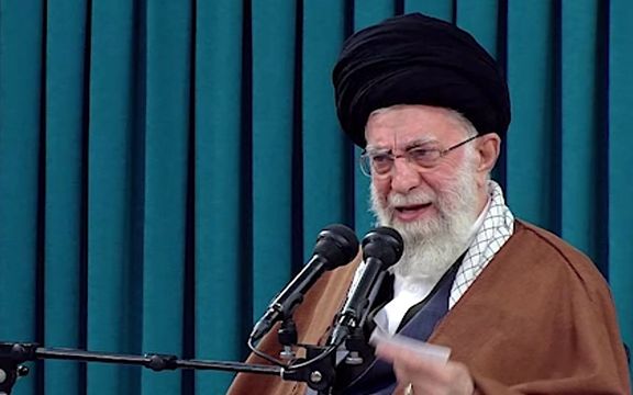 علی خامنهای: مگر همه مردم امکان تحلیل مساله دارند که رفراندوم بگذاریم؟