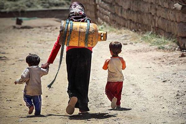 خامنئي يعتبر الرفاهية ضد الدين وتهديدا للنظام.. ويتعمد إفقار الشعب