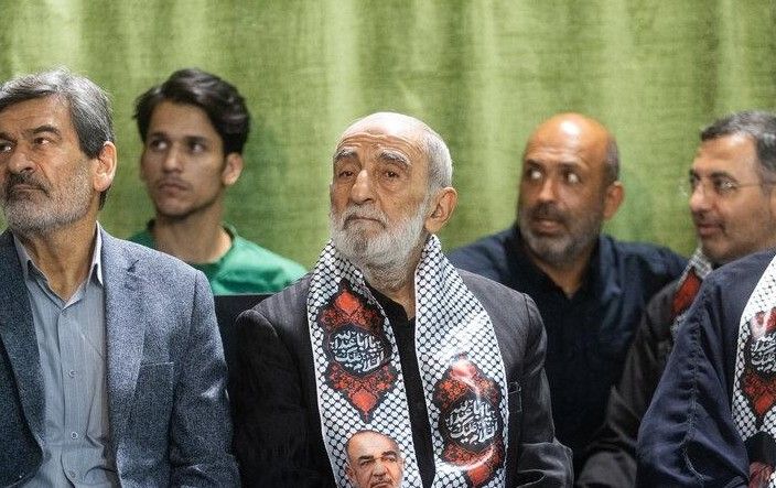 حسین شریعتمداری: سران برخی کشورهای عربی مسلمان نبوده و برده اسرائیل هستند