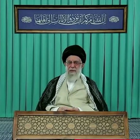 خامنهای از پوشش ۲۴ ساعته ایران اینترنشنال و انعکاس مطالبه تحریم انتخابات انتقاد کرد
