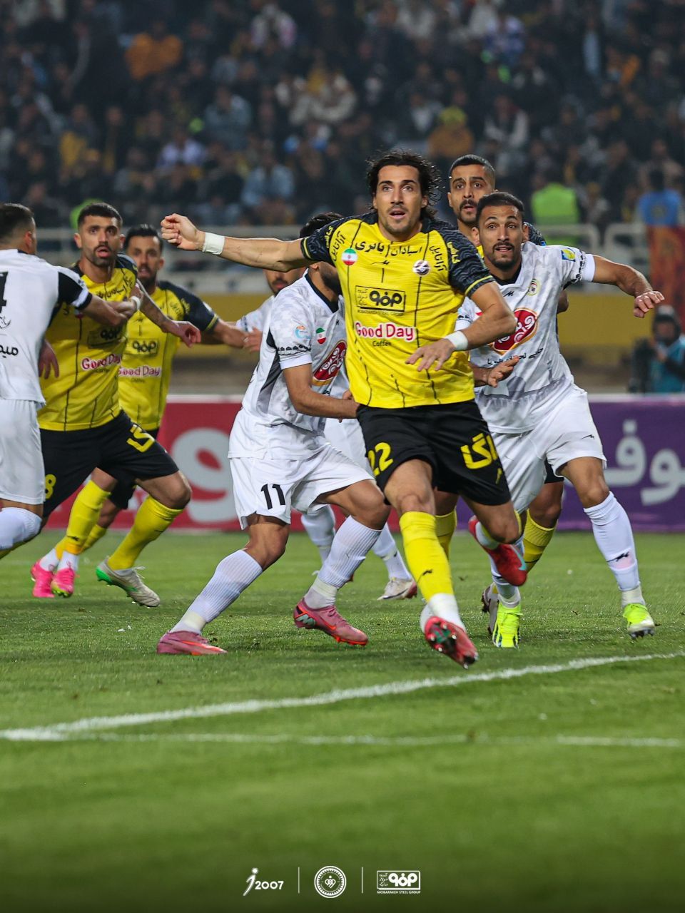 سپاهان ۲-۰ فجرسپاسی؛ محرم برنده دربی شد، سپاهان به صدر جدول لیگ برتر رسید
