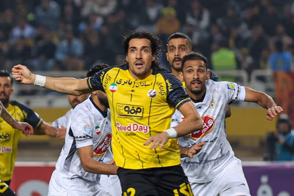 سپاهان ۲-۰ فجرسپاسی؛ محرم برنده دربی شد، سپاهان به صدر جدول لیگ برتر رسید