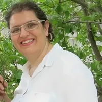 نهاله شهیدی یزدی، شهروند بهائی و فعال حقوق کودکان، برای تحمل شش سال حبس احضار شد