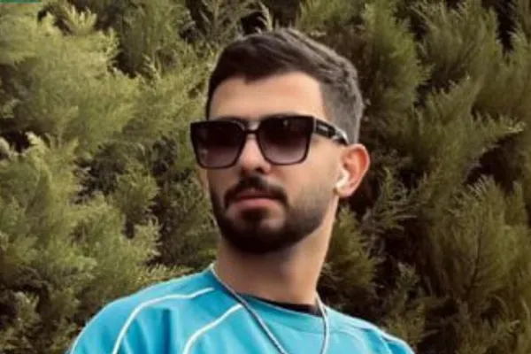 آراز سلیمیان، دانشجوی حقوق بر اثر اصابت گلوله به ناحیه گلو جان باخت
