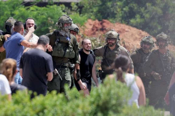 تصویری از یکی از گروگانهای اسرائیلی آزاد شده در روز ۱۹ خرداد