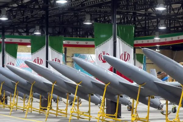 طهران تسلح السودانيين بطائرات مسيرة لتعزيز نفوذ الحرس الثوري الإيراني في المنطقة