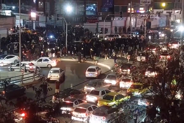 What protesters in Iran are chanting
