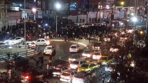 What protesters in Iran are chanting