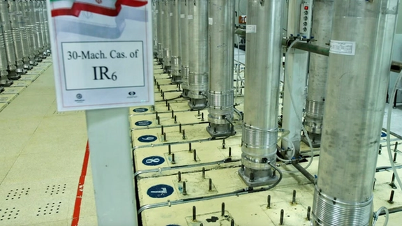 رویترز به نقل از آژانس: ایران تقریبا برای ساخت دو بمب اتم اورانیوم غنیشده ۶۰ درصدی دارد