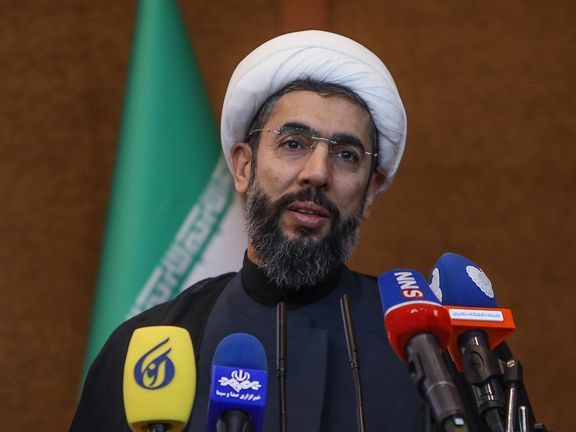 نماینده خامنهای در دانشگاهها: مخالفان شرکت در انتخابات از قاتلان مردم غزه حمایت میکنند