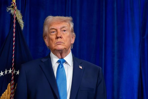 عضو دفتر خامنهای اظهارات ترامپ درباره رهبری جدید در ایران را «دست و پا زدن یک مجرم» خواند