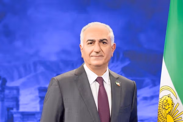 شاهزاده رضا پهلوی خطاب به گارد جاویدان: دستگاه سرکوب جمهوری اسلامی را تضعیف کنید