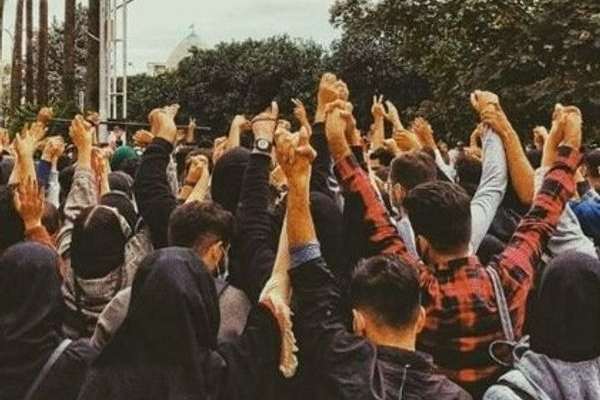استدعاء "2843 طالبا" للجان التأديب في ذكرى احتجاجات "المرأة، الحياة، الحرية" بإيران