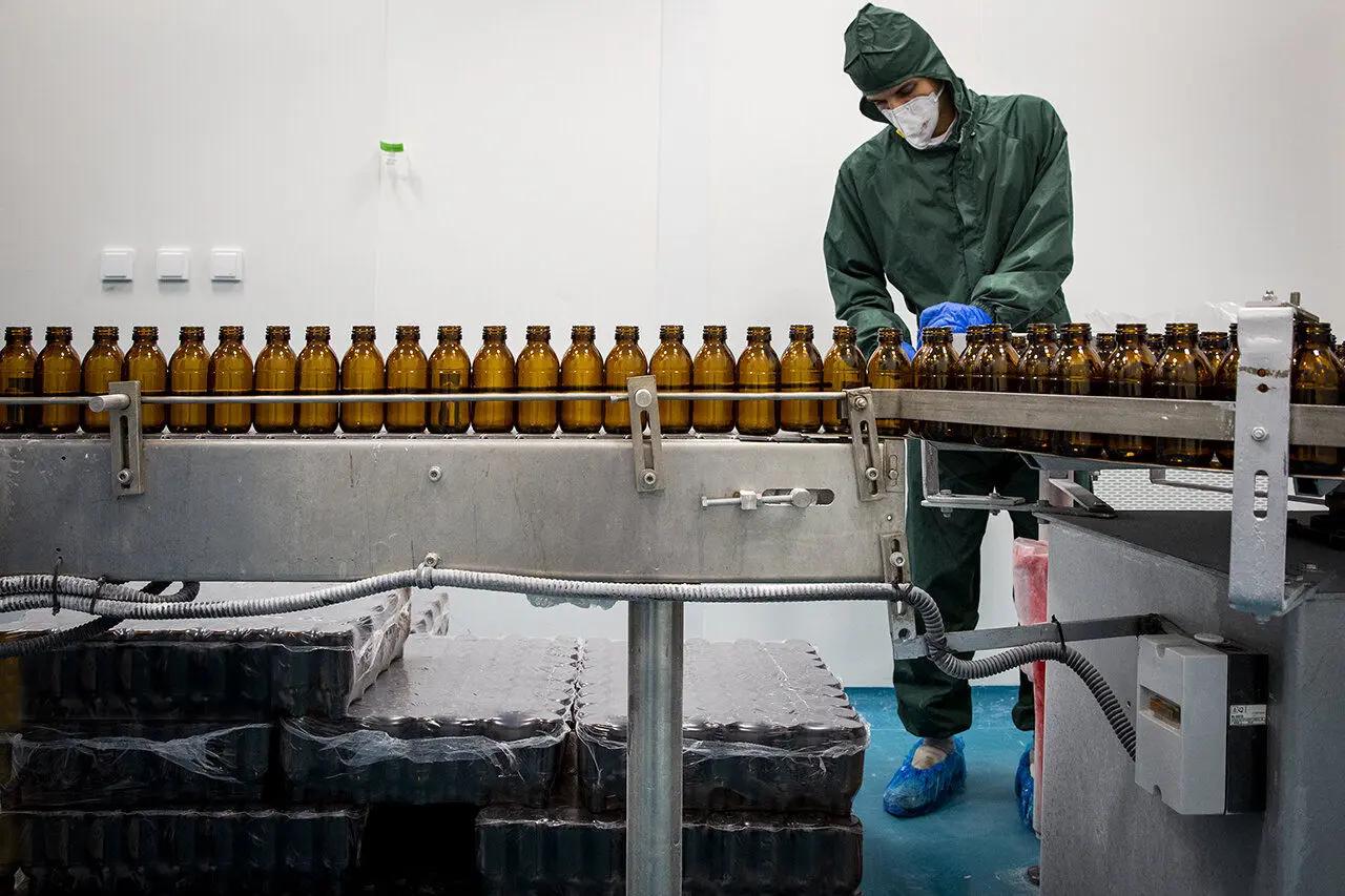 File photo shows a worker inside an Iranian pharmaceutical manufacturing facility.