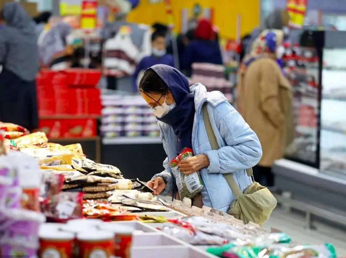 مطالبات برفع الأجور بعد إعلان"الإحصاء الإيراني"أن معدل التضخم السنوي بلغ 45.5 %